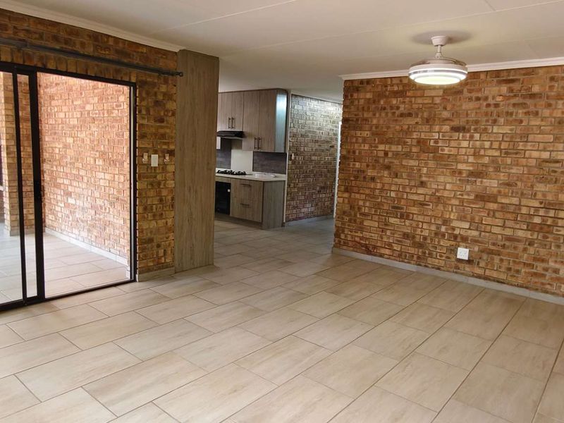 A Captivating Blend of Space, Style, and Comfort Awaits - Photo 9