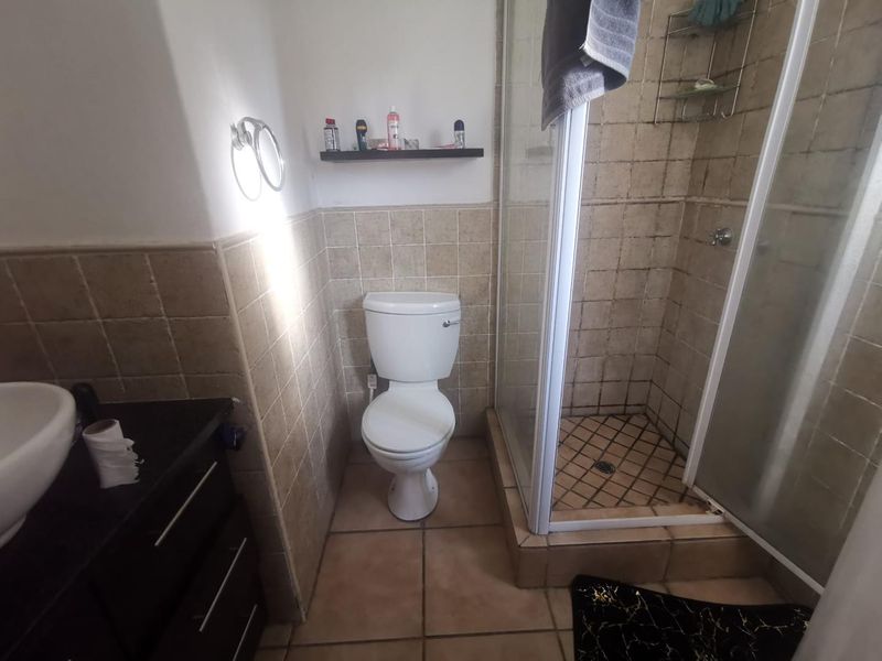well maintained complex - Photo 8
