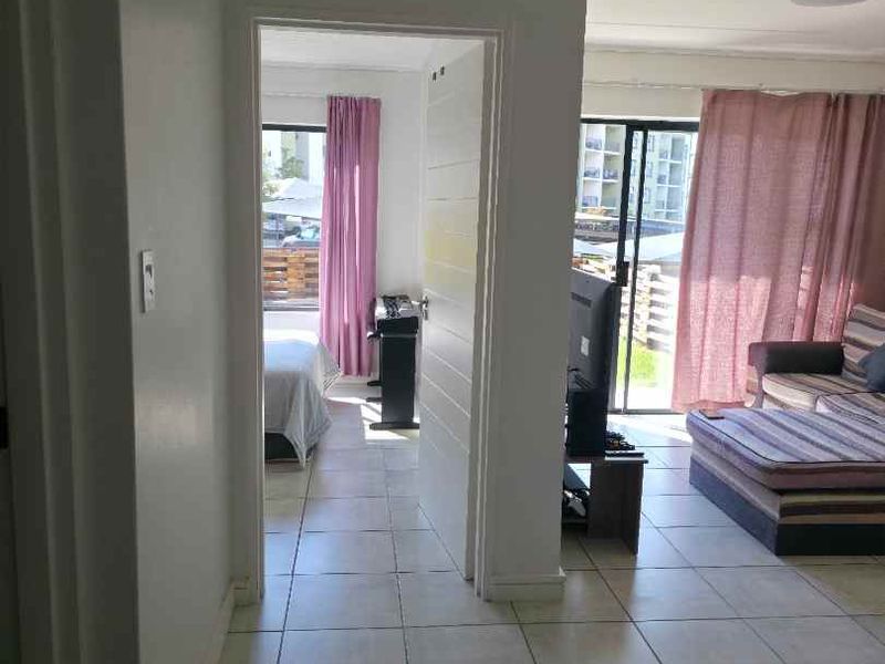 One Bedroom Garden Unit to Let in Linbro Park - Photo 9