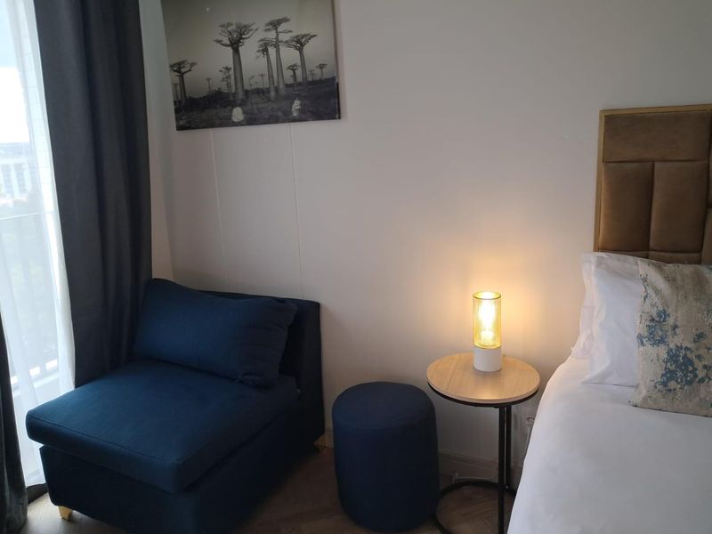 STUPENDOUS FULLY FURNISHED ULTRA MODERN STUDIO UNIT - Photo 7