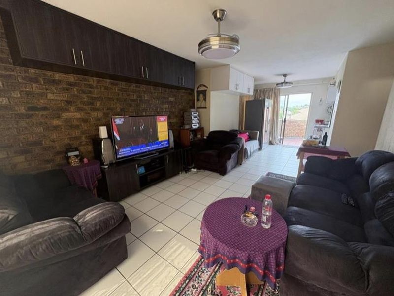 2 Bedroom Townhouse for Sale in Ridgeway - Photo 7