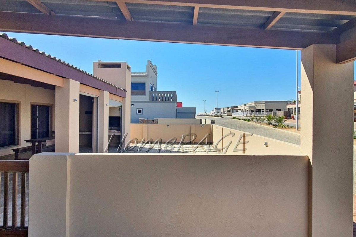 Ext 11, Henties Bay:  Entertainer's Dream Home is for Sale - Photo 4