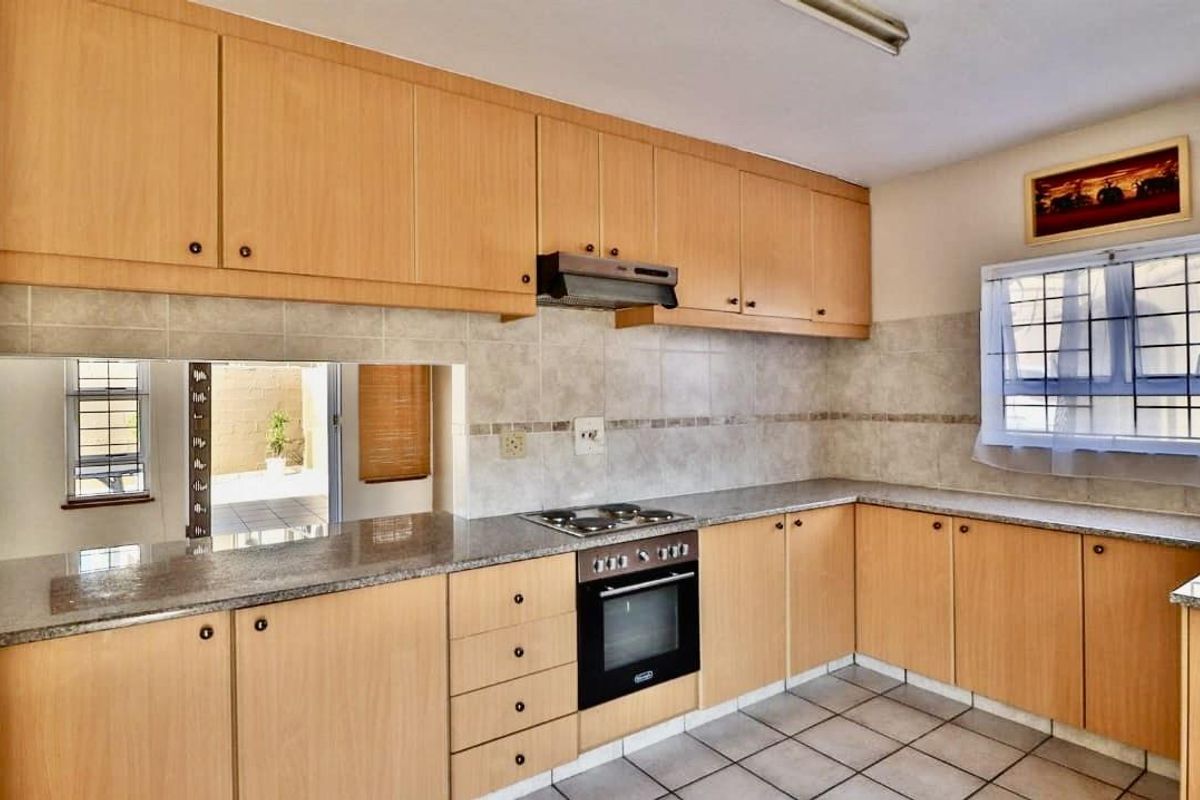 Hendra Estates - Pet Friendly 3 Bedroom Townhouse for Sale!! - Photo 4