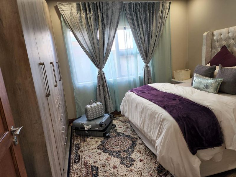 Luxury Living Starts Here – Your Heuwelsig Haven Awaits! - Photo 7