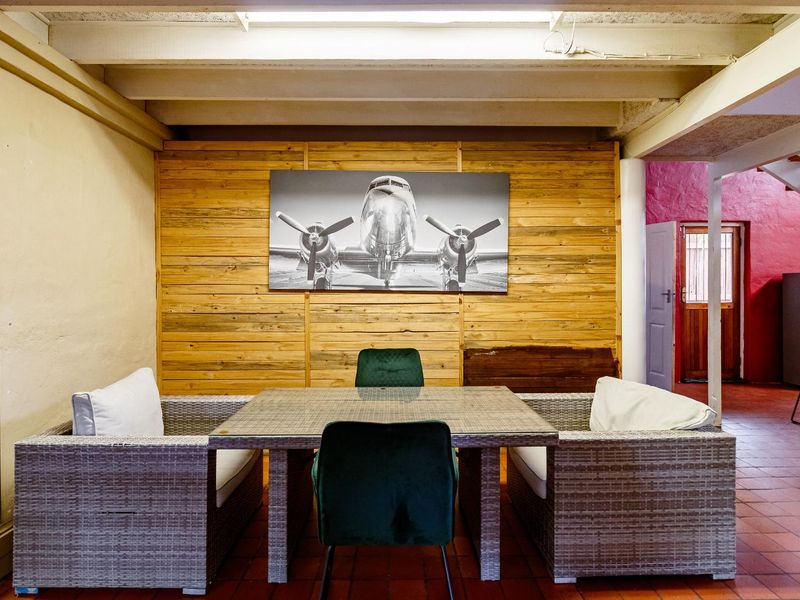 An opportunity to live in the trendy suburb of Richmond Hill. - Photo 4