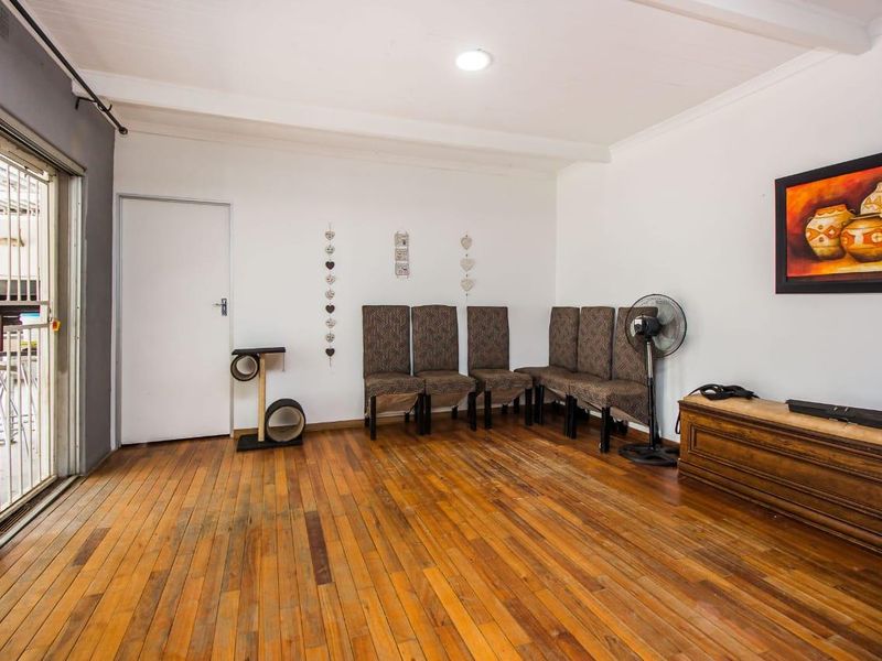 4 Bedroom House for Sale in Meyerspark, Pretoria - Photo 8