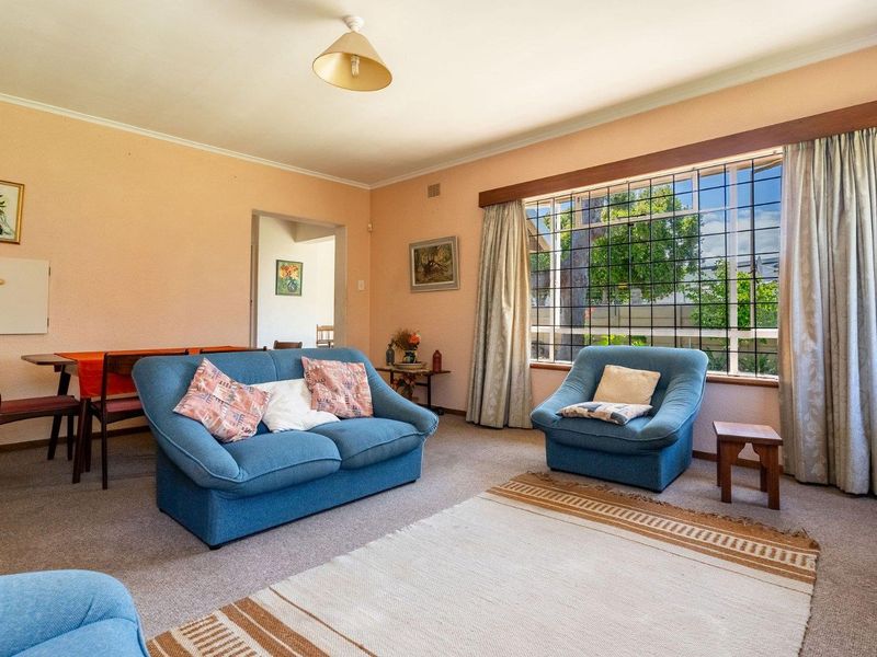 Solid family home with huge potential - Photo 5