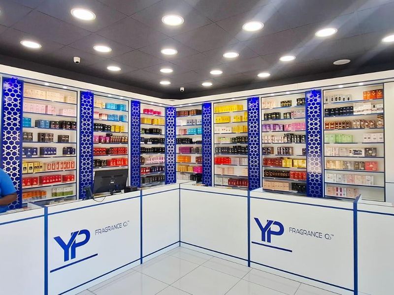 **Exceptional Retail Opportunity at Prime Shopping Mall Location** - Photo 2