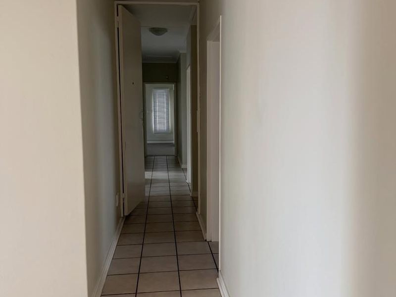 Olympia- To Let - N$40 000 - Photo 8