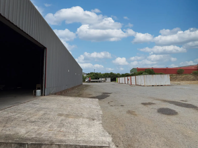 High-Volume Steel Structure Warehouse To Let – R60/m2 - Photo 8
