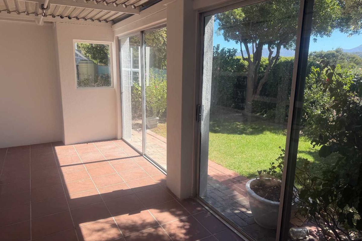 Family Home in Fish Hoek - Photo 4