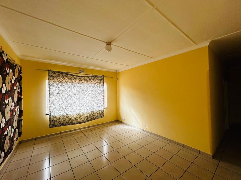 Home & Flatlet Combo - Photo 4