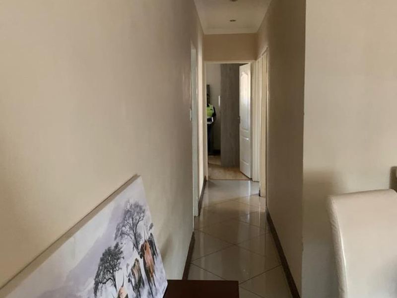 Modern 3-Bedroom Home for Sale Near Schools, Shopping Centres & N3 Highway – Stylish Living with 2 Bathrooms - Photo 7