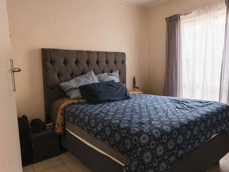 Modern 1-Bedroom Apartment - Photo 8