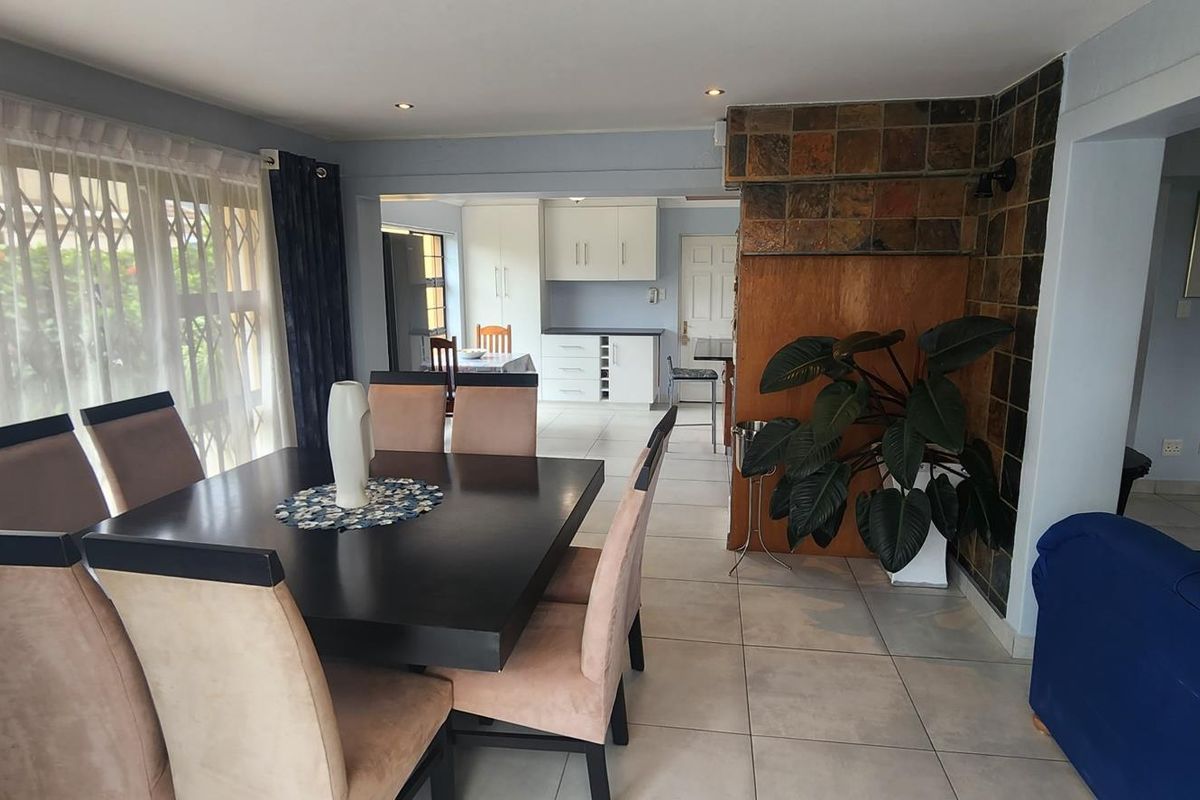 Double deck delight up for grabs - Photo 4