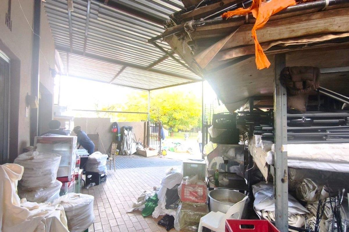 BUSINESS USE PROPERTY FOR SALE IN ORMONDE, JOHANNESBURG SOUTH - Photo 5