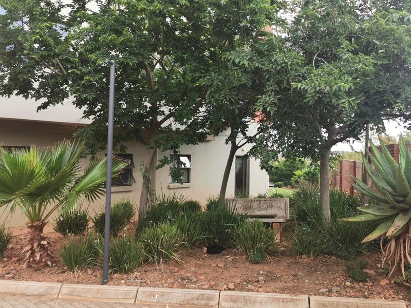 Affordable 2 Bedroom ,2 bathroom, Ground Floor Apartment, Centurion - Photo 4