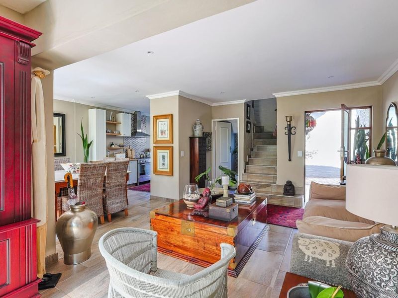 Stunning Townhouse For Sale - Photo 8