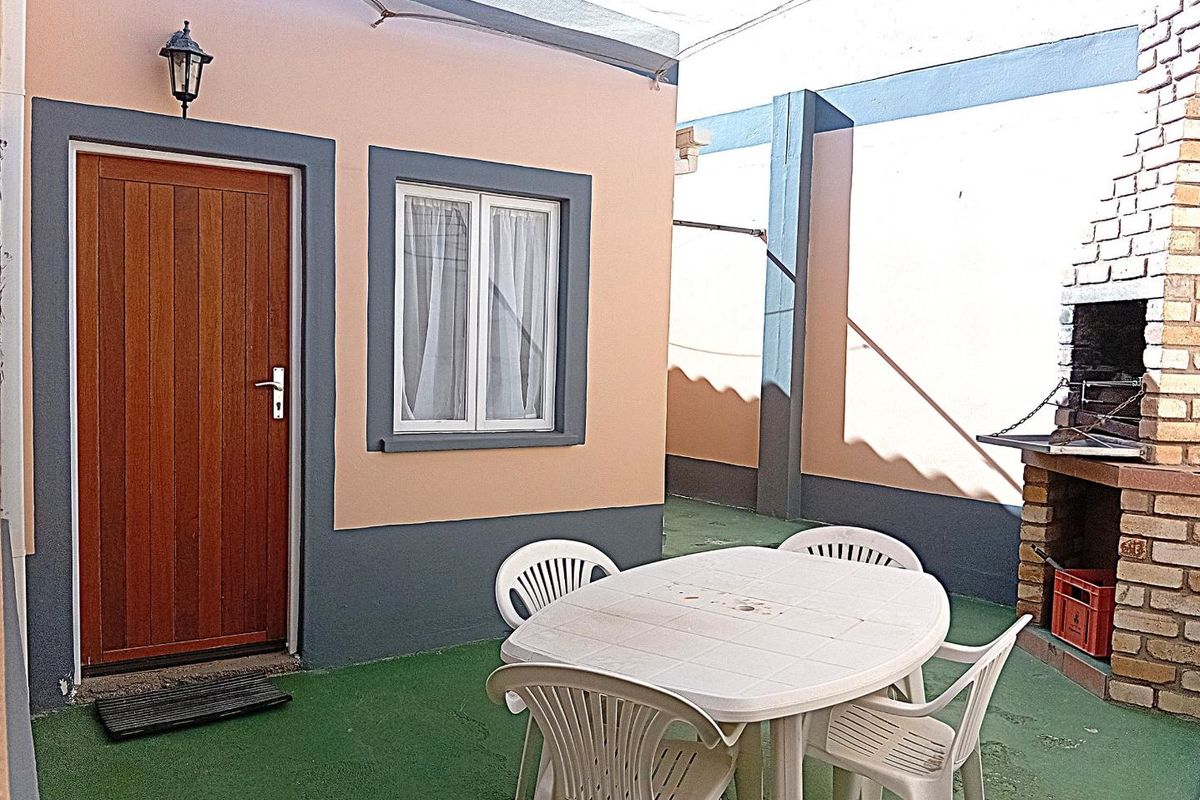 Former Guesthouse Investment Property for Sale, Lüderitz, Namibia - Photo 4