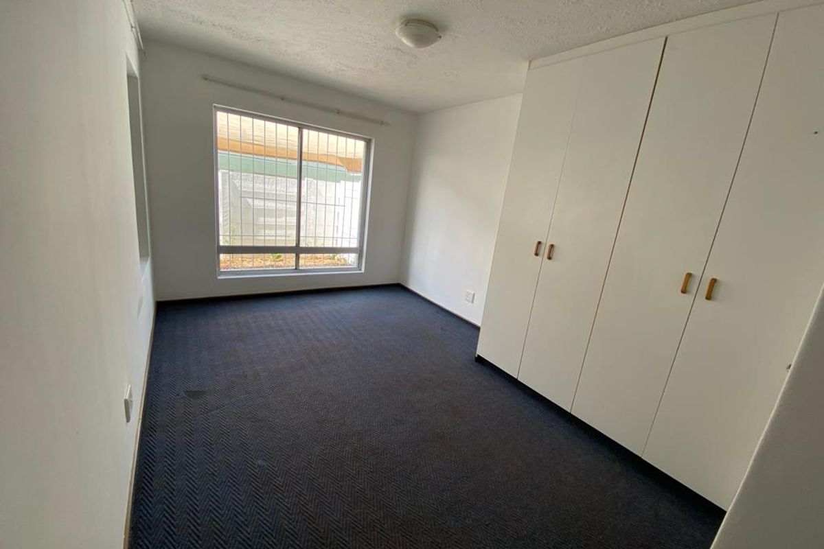 3 Bedroom Ground Floor Unit For Sale - Photo 3