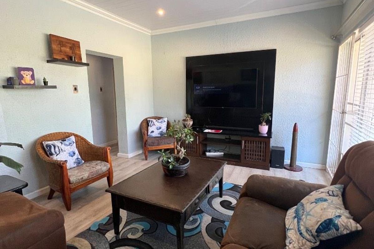 2 Bedroom Flat For Sale In Silveroaks Kuils River - Photo 3