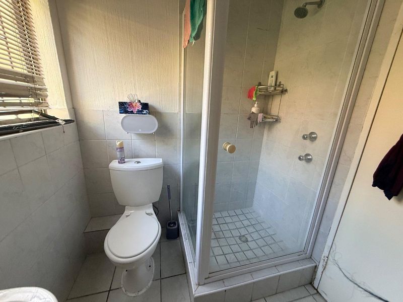 Charming 2-Bed Retreat: Comfort & Style Await! - Photo 10