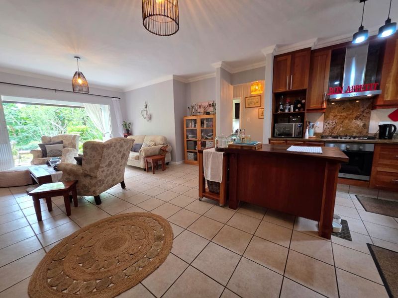 Ground-Floor 2 Bedroom Apartment With Private Garden | Aintree Lane, Assagay - Photo 6