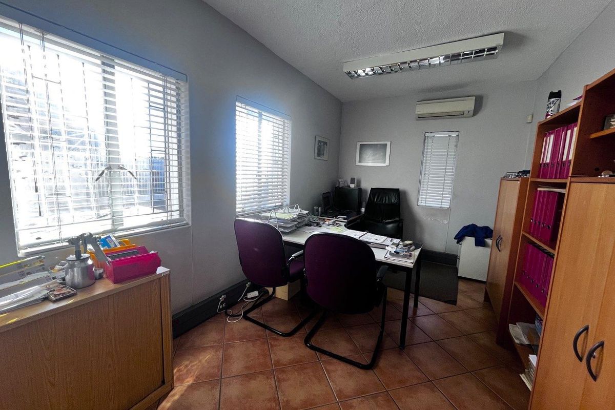 Prime warehouse in Prosperita for sale! - Photo 5