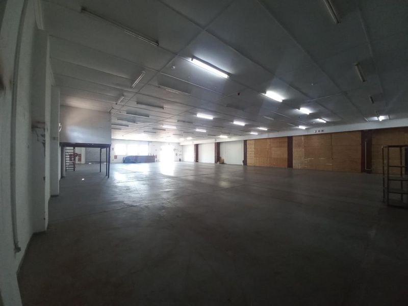 Industrial Property with Warehouses & Secure Facilities To Let - Photo 4
