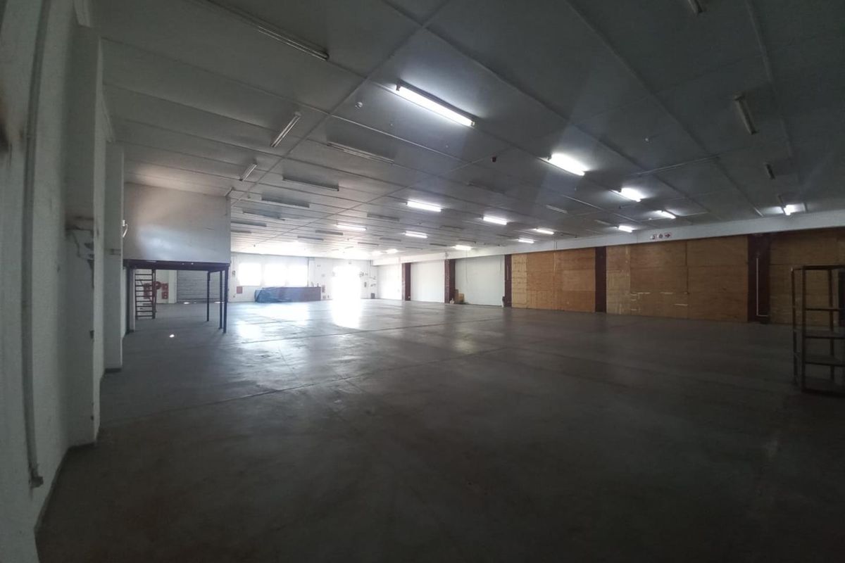 Industrial Property with Warehouses & Secure Facilities To Let - Photo 4