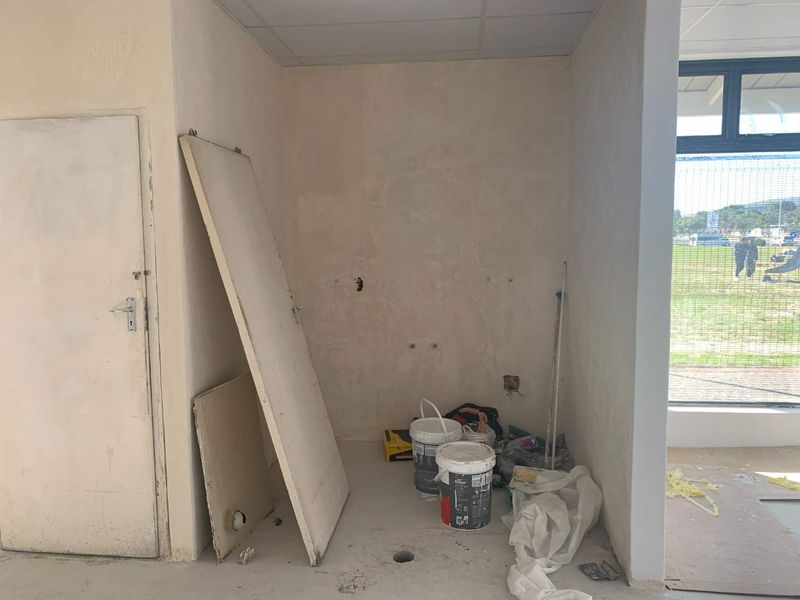 Prime Retail Space: Boost Your Business in a Bustling Center - Photo 8