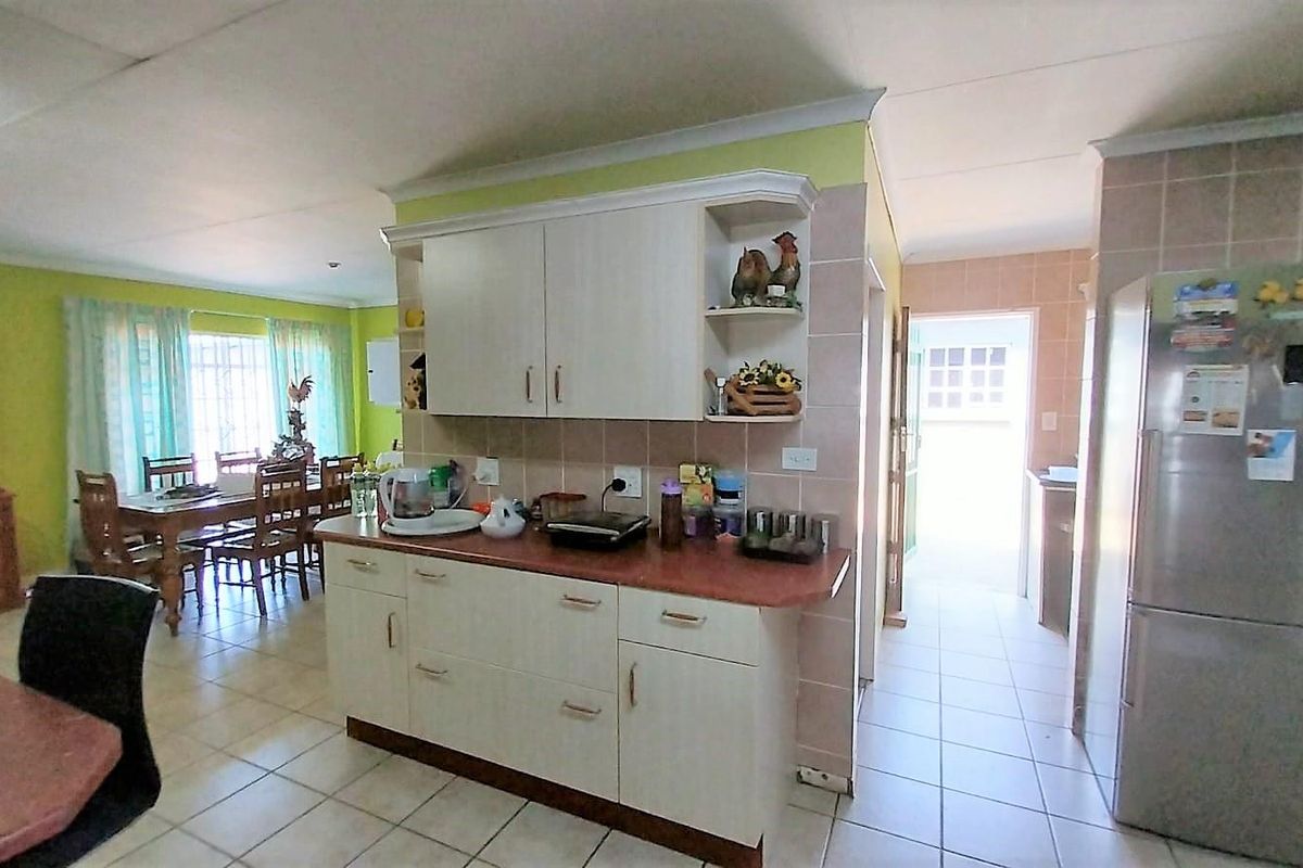 STUNNING 6.1 HECTARE SMALLHOLDING AND SPACIOUS HOME FOR SALE IN RIETFONTEIN PRETORIA EAST - Photo 4