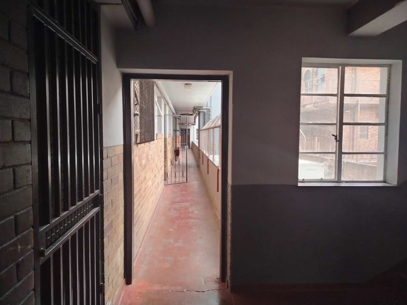 A SPACIOUS APARTMENT - Photo 6