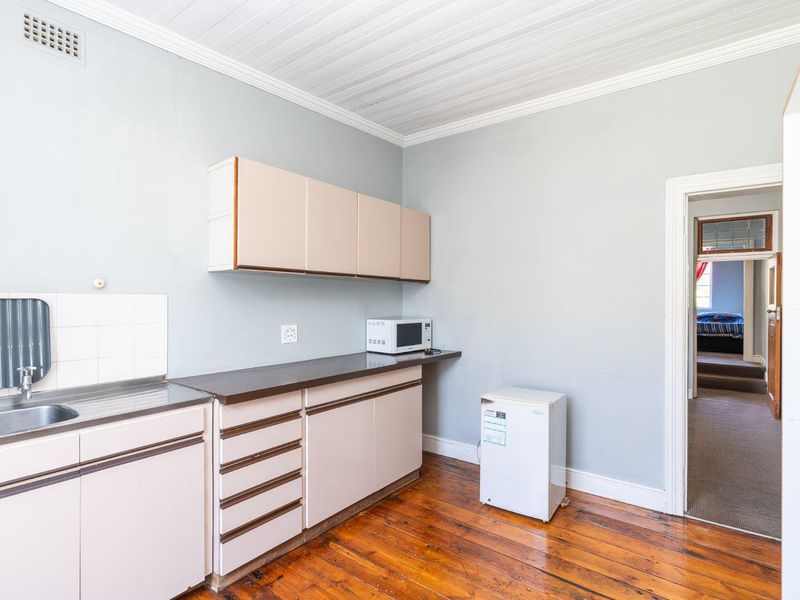 Commercial and residential combination property. GB1 -  Building for Sale in Prime Gardens set against the backdrop of majestic Table Mountain. - Photo 3