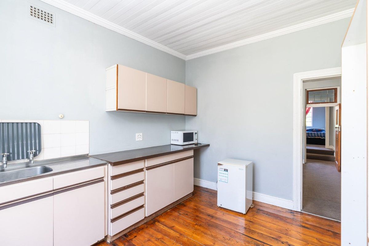 Commercial and residential combination property. GB1 -  Building for Sale in Prime Gardens set against the backdrop of majestic Table Mountain. - Photo 3