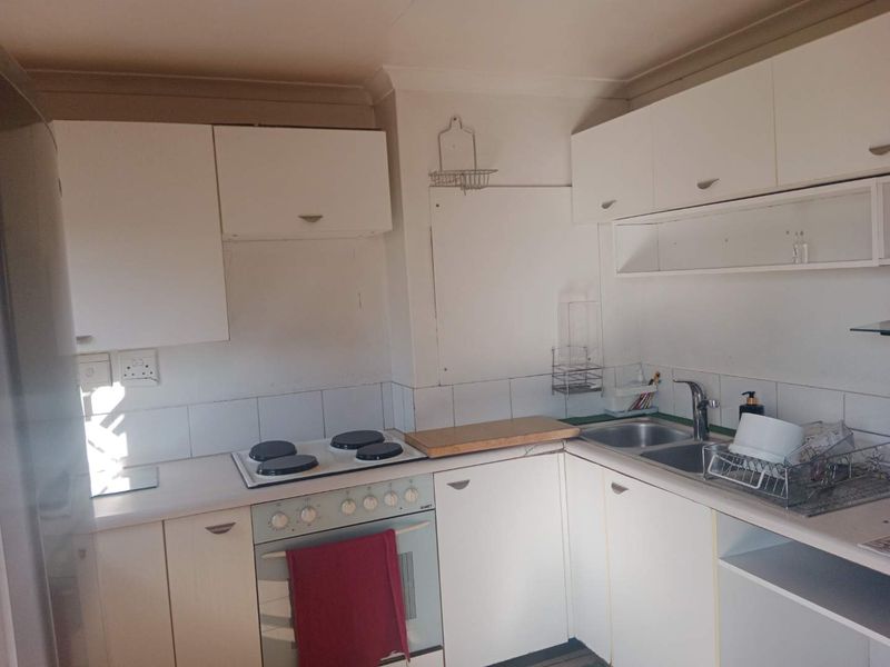 Two-Bedroom, 2-Bathroom Loft Apartment in Secure Estate - Close to Wits University - Photo 5