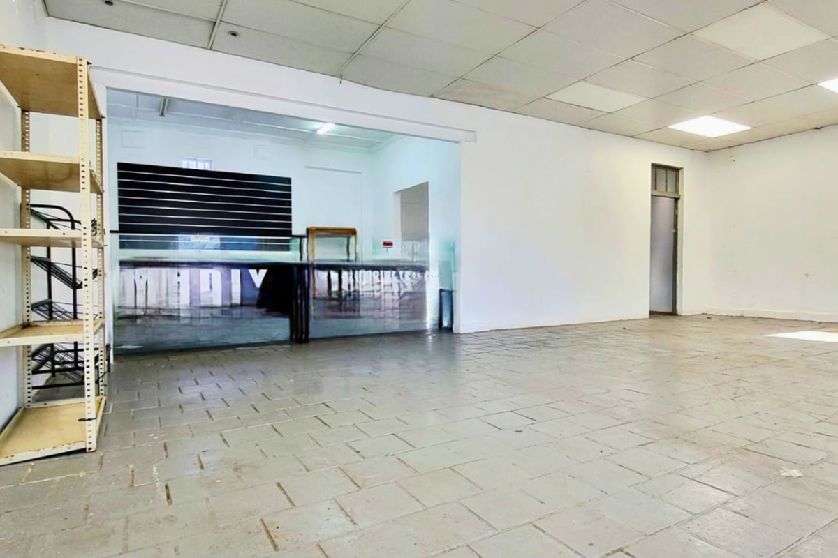 130m2 Road-Facing Commercial Space to Rent - Photo 5