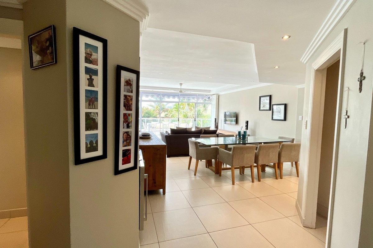 SPECTACULAR 3 BED APARTMENT in CENTRAL UMHLANGA - Photo 4