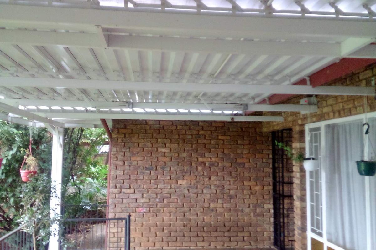 This house has it all! - Photo 3