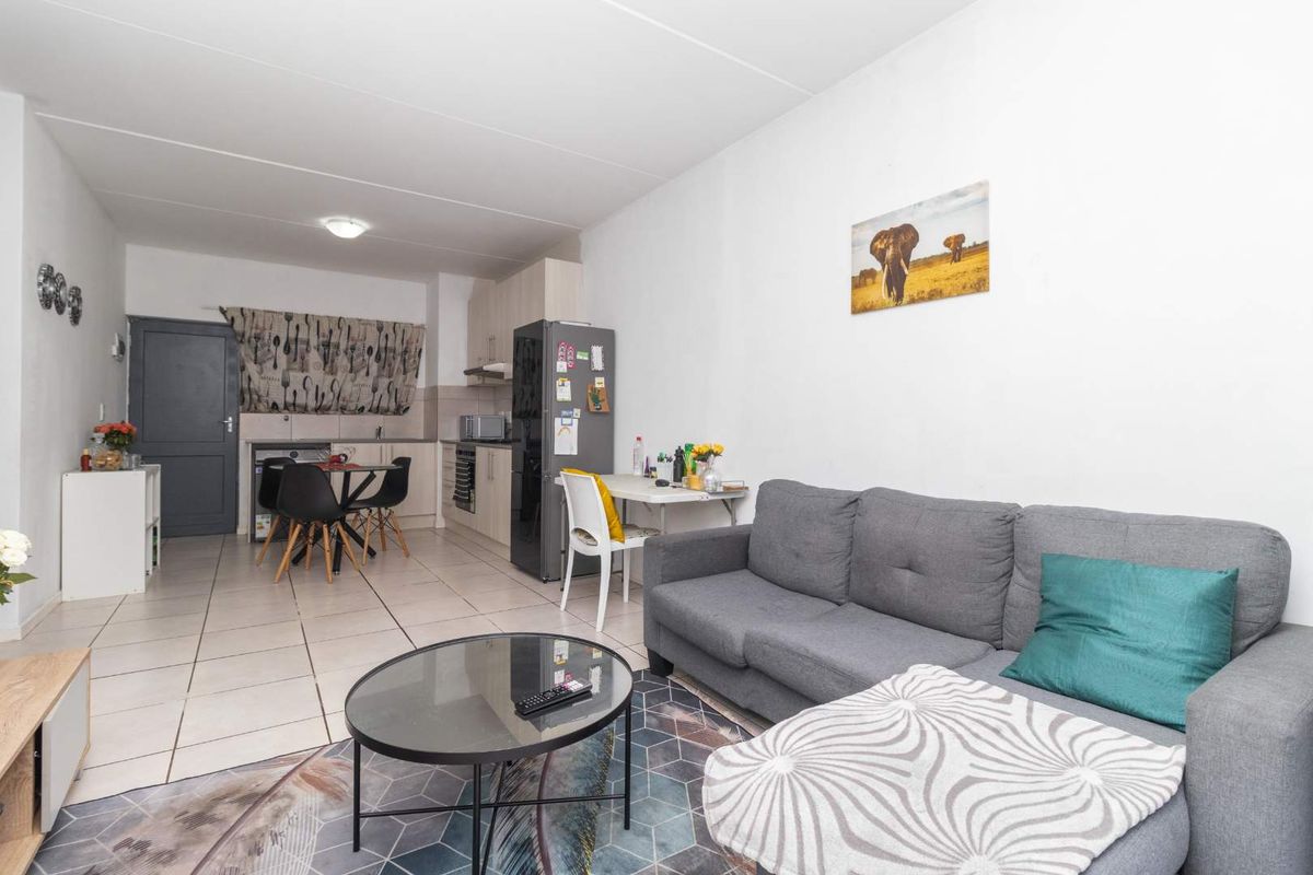 2 Bed 2 Bath Ground Floor Apartment - Photo 5