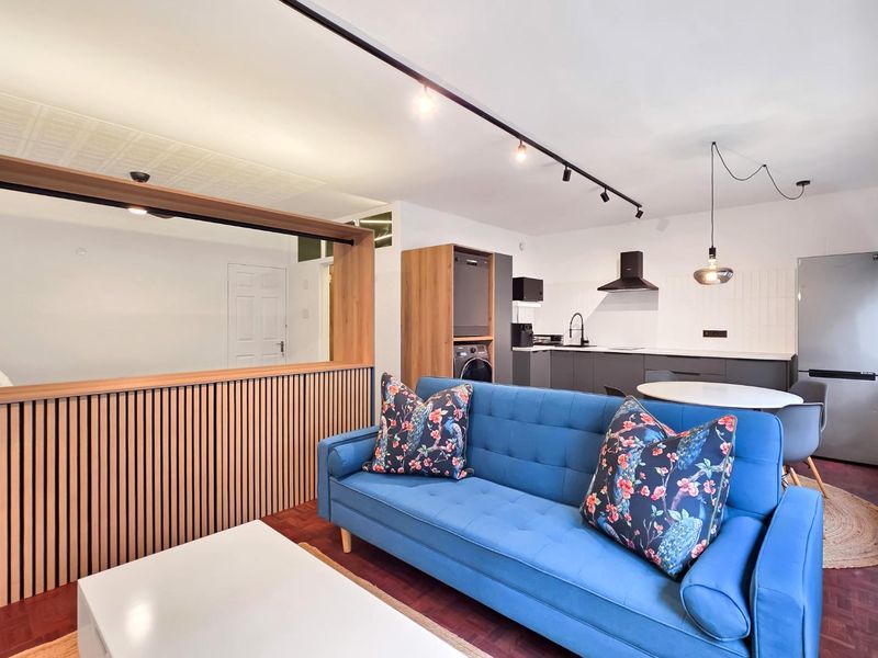 Chic Furnished Studio in City Centre – Move In Today! - Photo 2