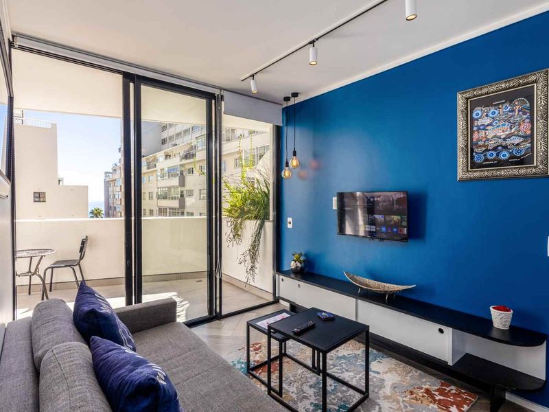 Enjoy Sundowners with Views of Lions Head - Photo 8