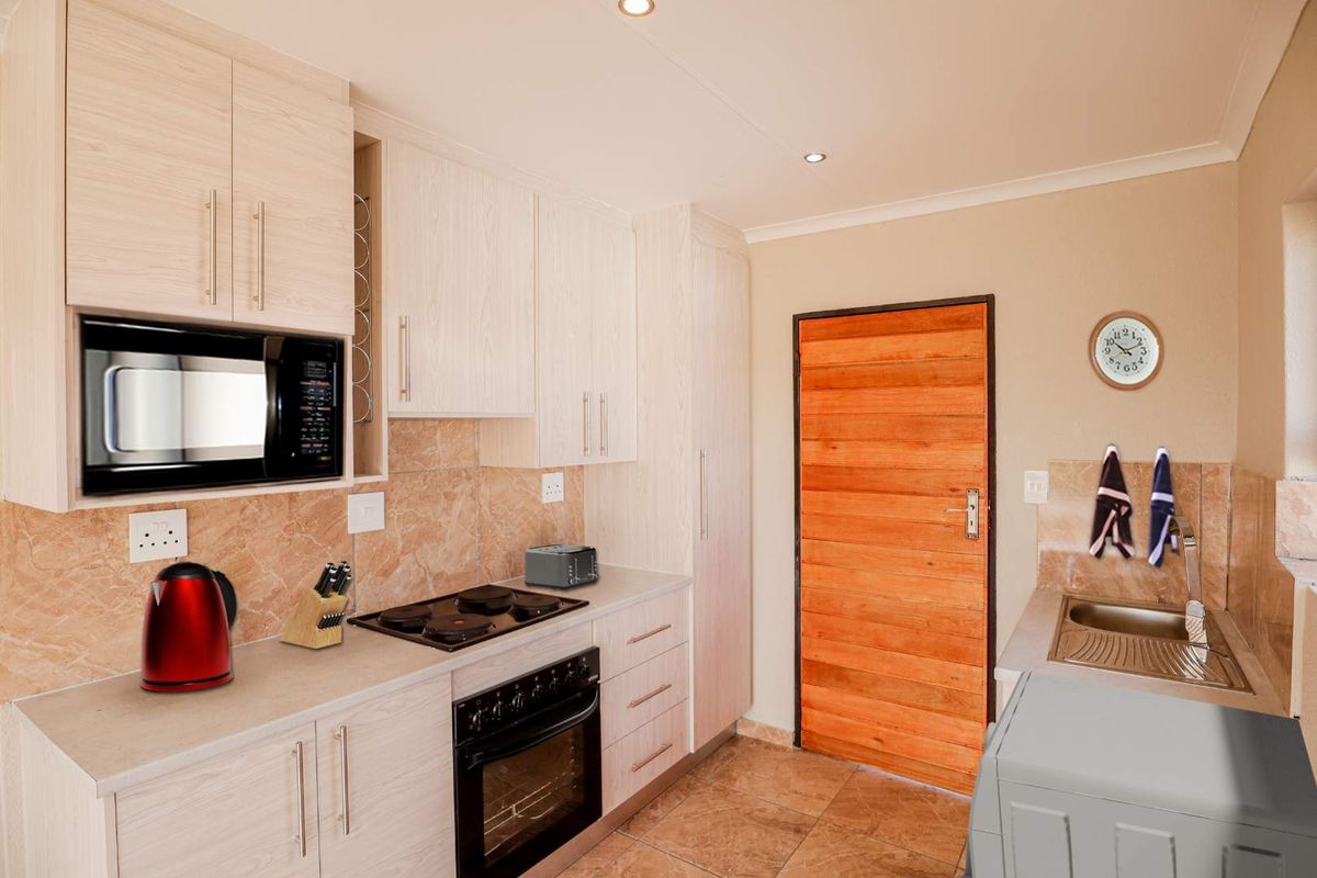 NEW DEVELOPMENT, ALL COSTS INCLUDED, FULL TITLE STANDS. NO DEPOSITS / 100% BONDS (dependent on client profile) - Photo 5