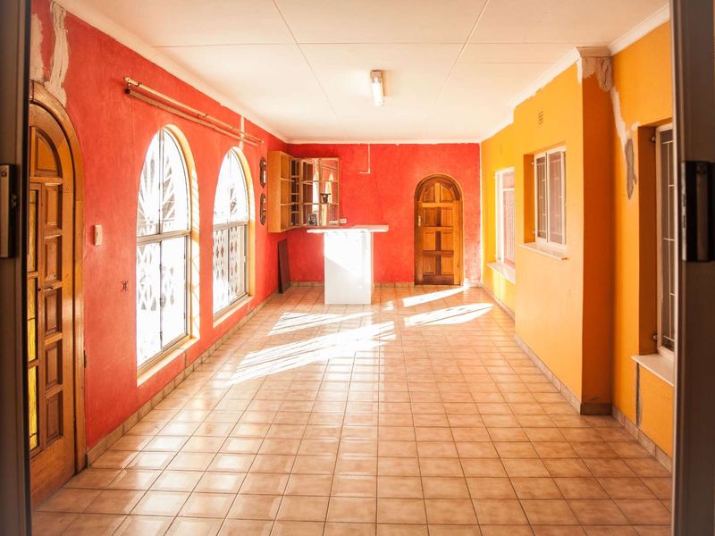 HOUSE FOR SALE - HOCHLAND PARK - Photo 8