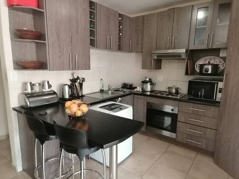 3 BEDS, 2 BATHS TOWNHOUSE FOR SALE IN NORKEM PARK EXT 2. - Photo 3