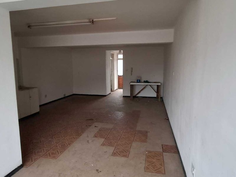 Affordable Office Space in a Central, Prestigious Locale - Photo 4