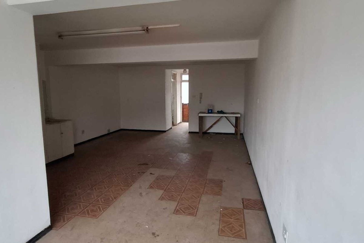 Affordable Office Space in a Central, Prestigious Locale - Photo 4