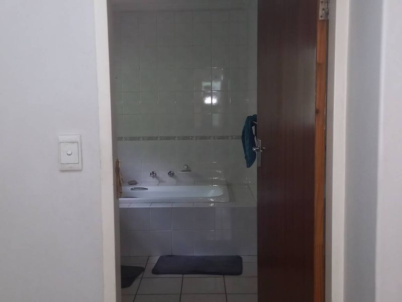 Call this 4 bedroom house your home! - Photo 9