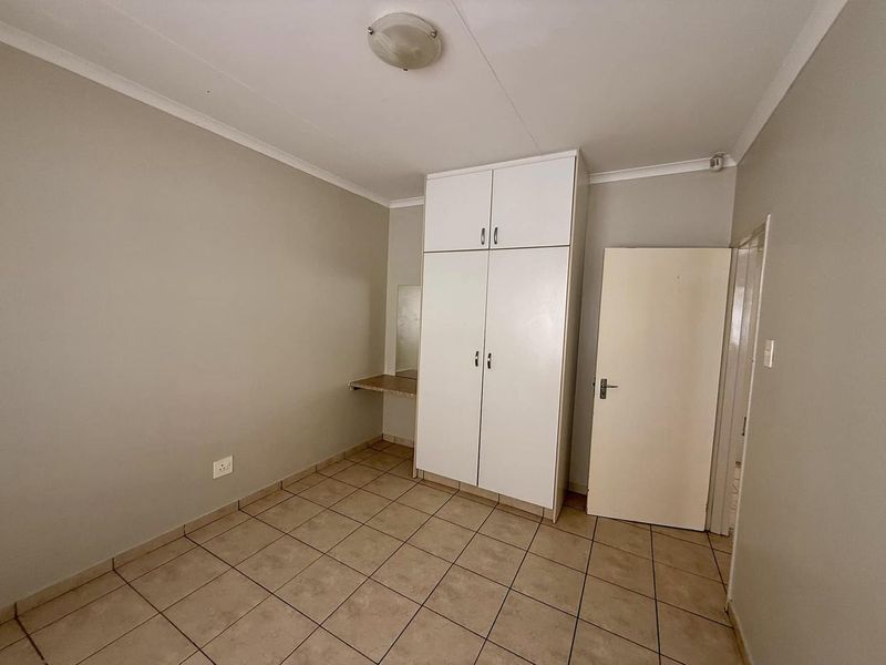 2 Bedroom Townhouse For Sale in Pionierspark Ext 1 - Photo 9