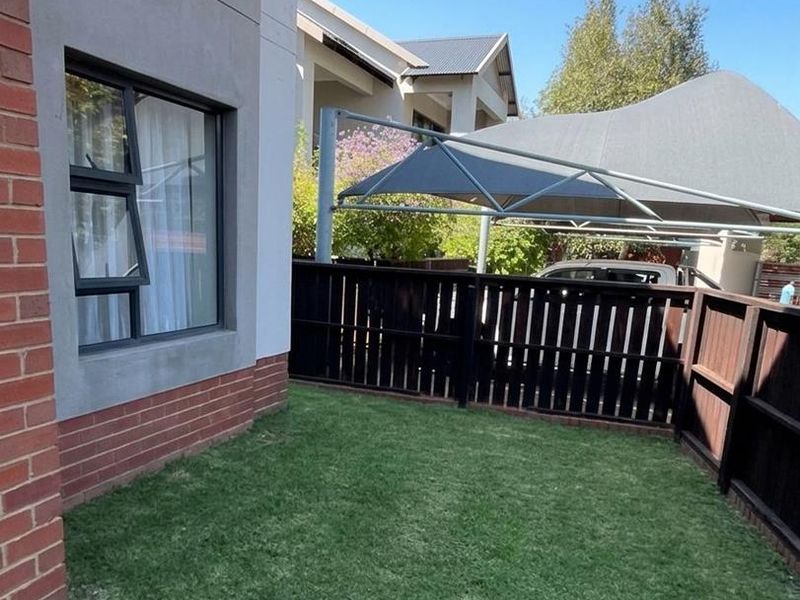 Modern Living Meets Garden Bliss! - Photo 6